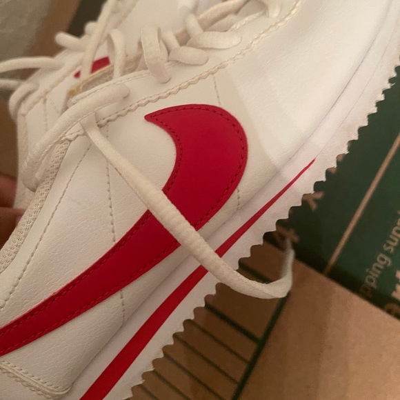 nike - Picture 2 of 2